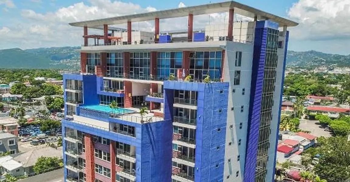 Apartment With Roof Top Pool. Kingston Jamaica