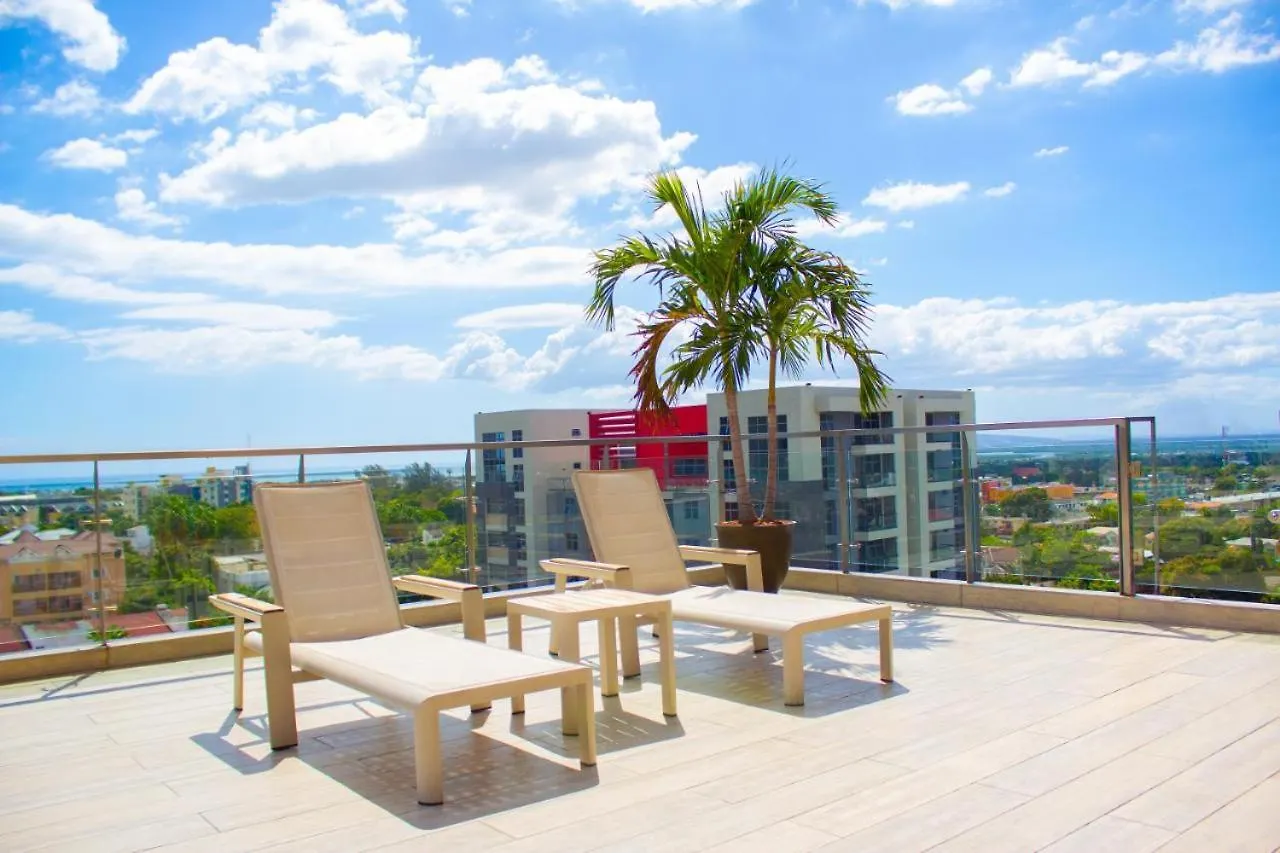 Apartment With Roof Top Pool. Kingston 0*,  Jamaica